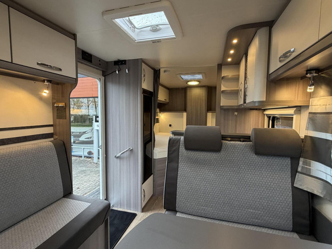 Hobby Optima Ontour T 70 E Single Beds Large Bathroom Awning photo: 9