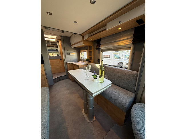 Dethleffs Just T6762 Automaat 9G Hefbed! Ruimtewonder! foto: 18