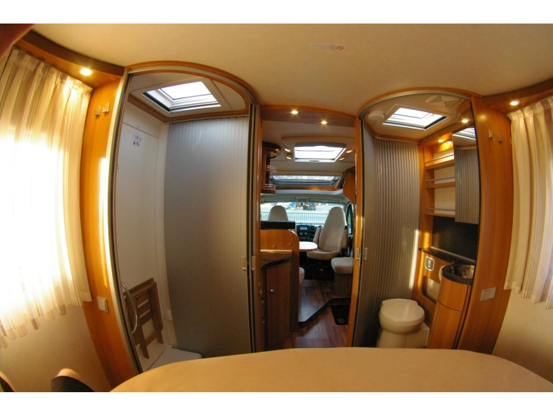 Hymer Bianco Line 698 CL Queensbed.  foto: 19