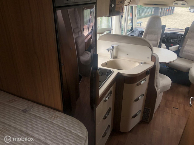 Hymer B-588 Premium Line 150-PS EURO6 Integriert 2x Einzelbetten & Hubbett, XXL-Garage, Volle Ausstattung! Foto: 14