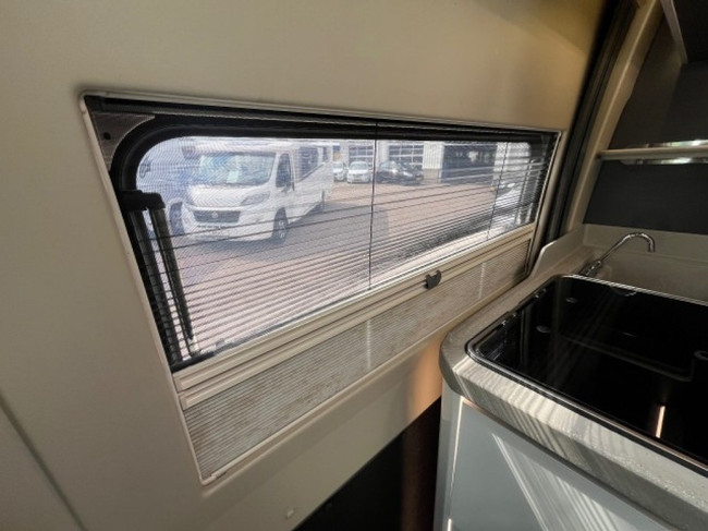 ROLLER Team Livingstone 640 Aut. Duo Advance Airco Cruise Enkele bedden foto: 23