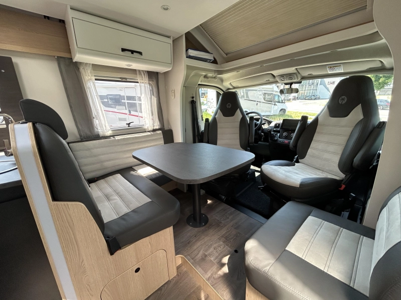 Sunlight T 68 Adventure Edition + Drop-down bed & Air conditioning photo: 4