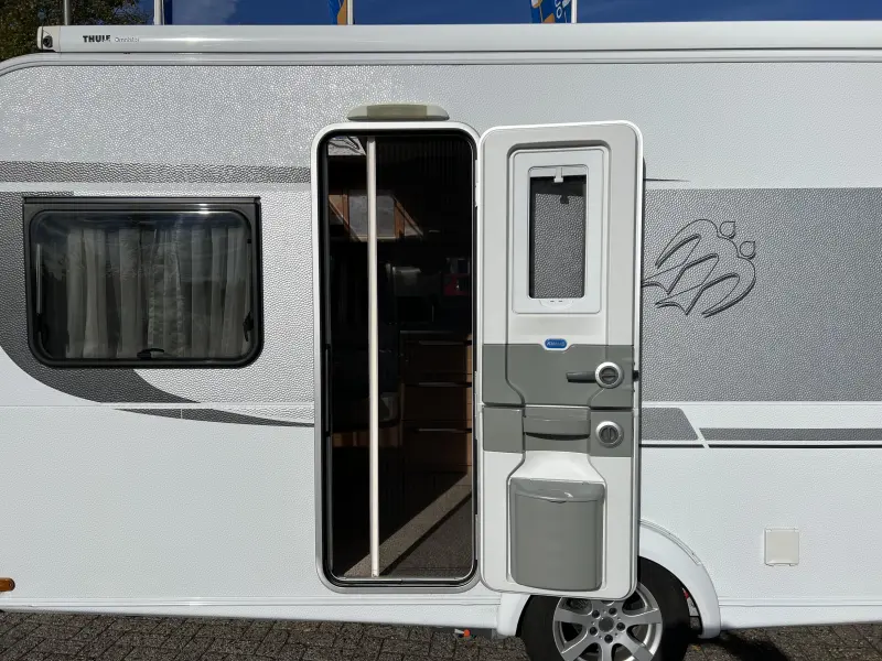 Knaus Sudwind 450 FU mover, luifel  foto: 3