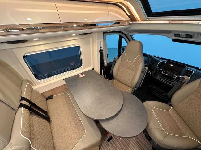 Malibu Van First Class Two Rooms 640 LE RB Charming GT Skyview photo: 7