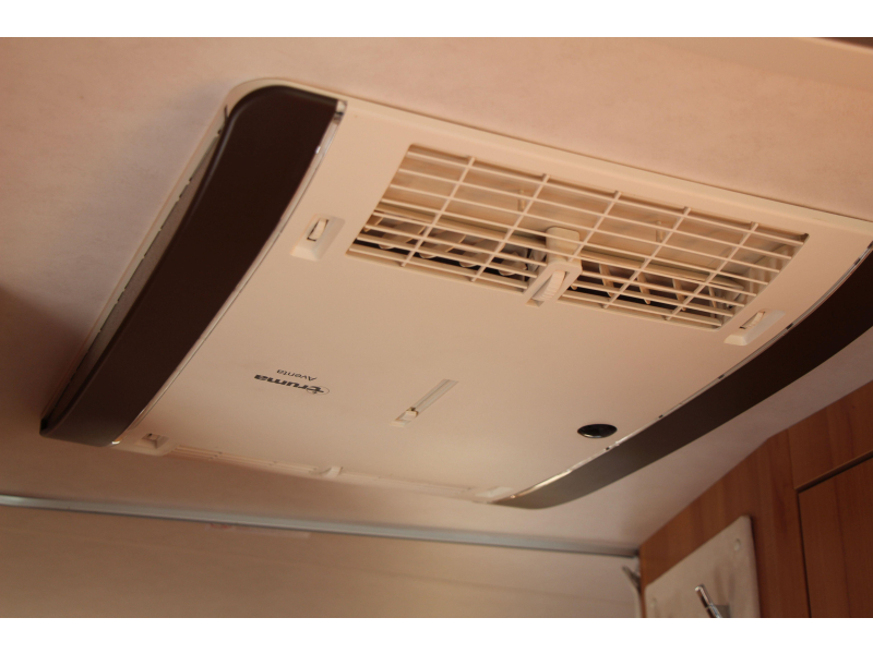 Hymer T 674 Enkele bedden - 2x airco  foto: 39