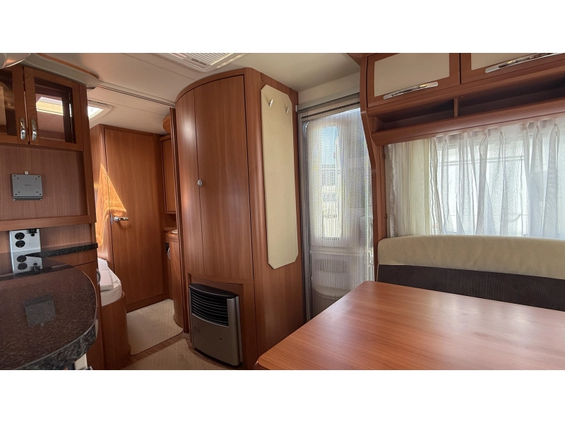 Hobby Prestige 495 UFE frans bed rondzit toilet  foto: 8