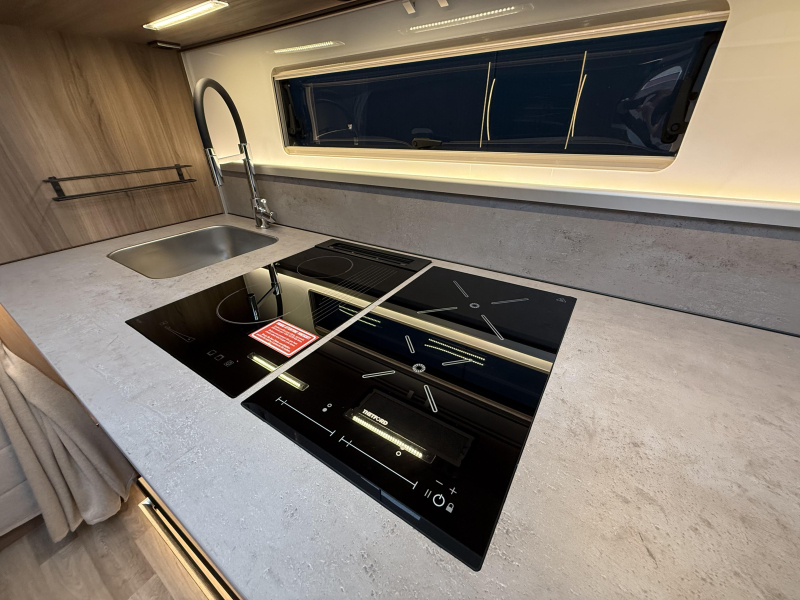 Kabe Imperial 740 TDL Modelo 2026 - Dise&ntilde;o E5 foto: 17
