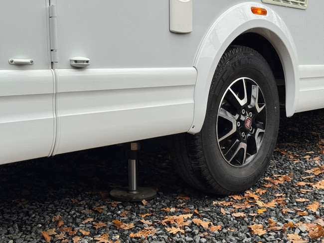 Knaus R16 Knaus Sky TI Silver Selection 700 MEG Airco AUT 31dkm foto: 4