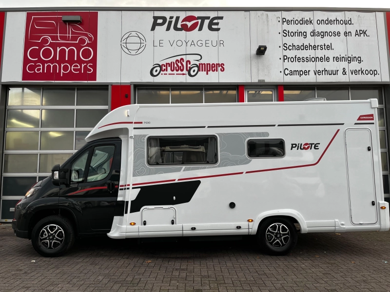 Pilote P 690 D Camper, Centraal hefbed  foto: 1