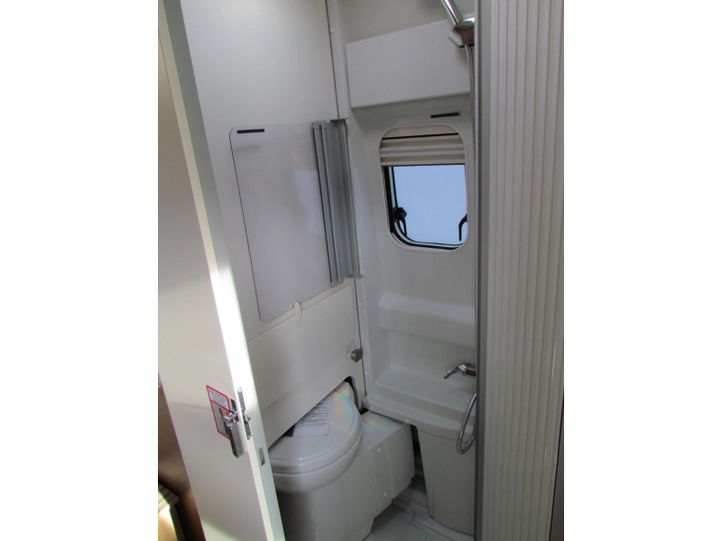 Malibu Diversity GT Skyview 640 LE K Camas longitudinales, autom&aacute;tico foto: 7
