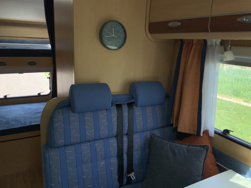 Detlheffs A 5881 Fiat 2.3 130 PS, Alkoven, Etagenbett, 5 Sitzpl&auml;tze und 6 Schlafpl&auml;tze, Hat Gebrauchsspuren, Bj. 2007 Camper Zentrum on the road Foto: 9