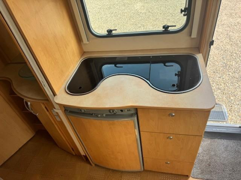Caravelair Ambiance Style 420 mover toldo portabicicletas foto: 13