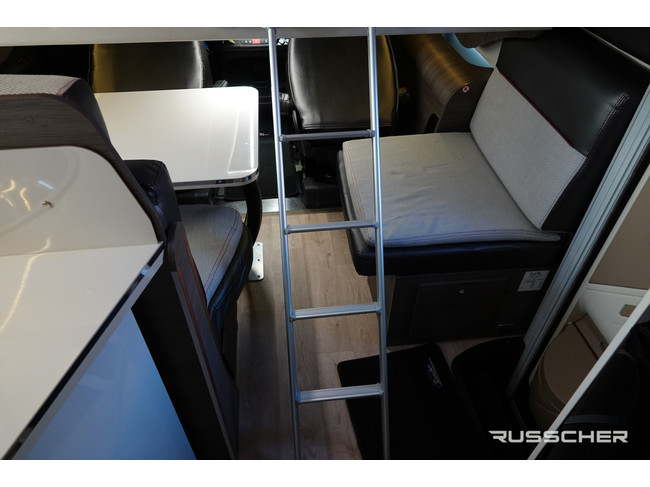 Mc Louis NEVIS | 150Pk | Queensbed | Dakairco | Luchtvering | Zonnepaneel foto: 18