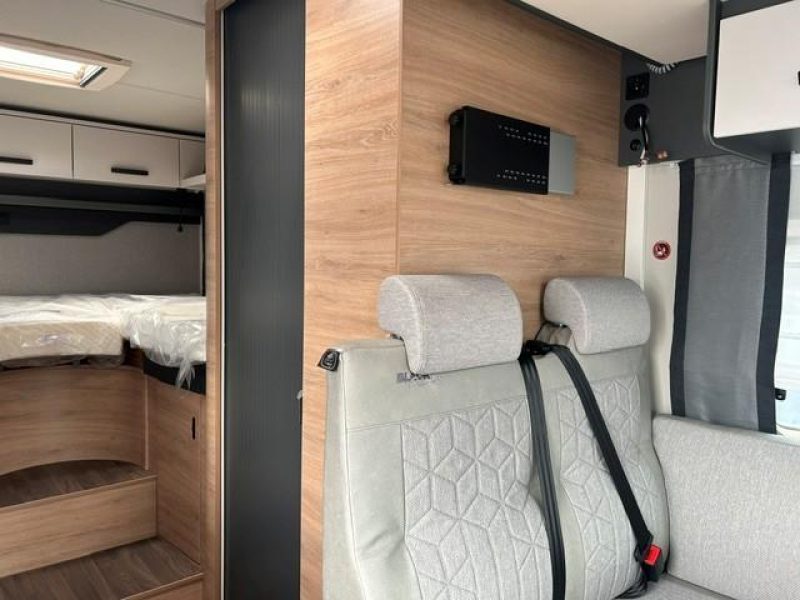 Knaus L!ve Wave 650 MEG BLACK SELECTION  foto: 8