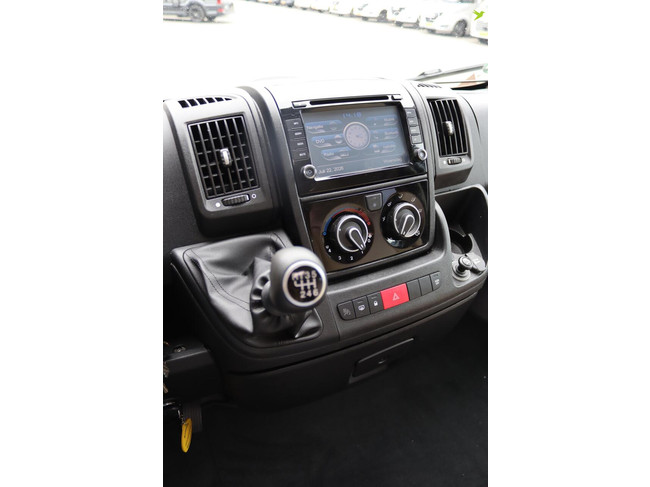 Adria TWIN 600 SPT Multijet 150pk | Omvormer | Luifel | Trekhaak | Bearlock | Fietsendrager | Dwarsbed | LED TV | Parkeersensoren acht foto: 22