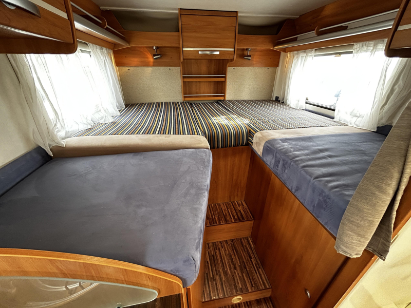 Hymer Exsis 562 Enkele-bedden/2009/Airco!  foto: 10