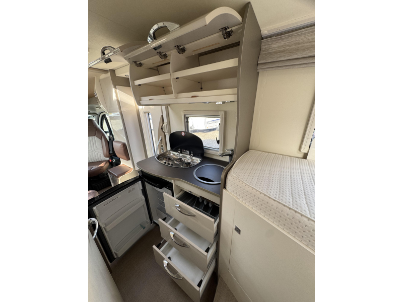B&uuml;rstner Travel Van 620 G Harmony Line Fiat Basis foto: 14