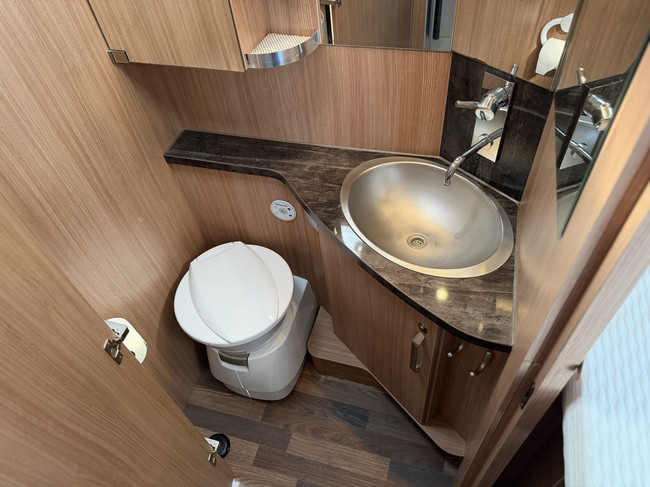 Knaus SKY TI 700 MEG SILVER SELECTION / Free Storage photo: 13