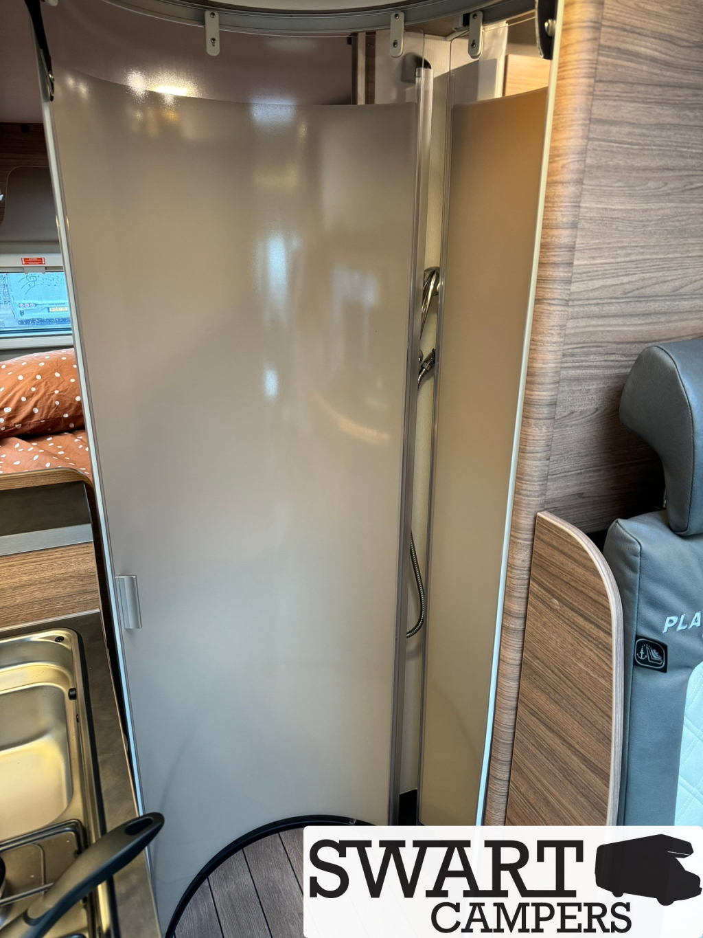 Knaus Boxlife 600 ME Platinum Selection, Automaat Lengtebedden foto: 15