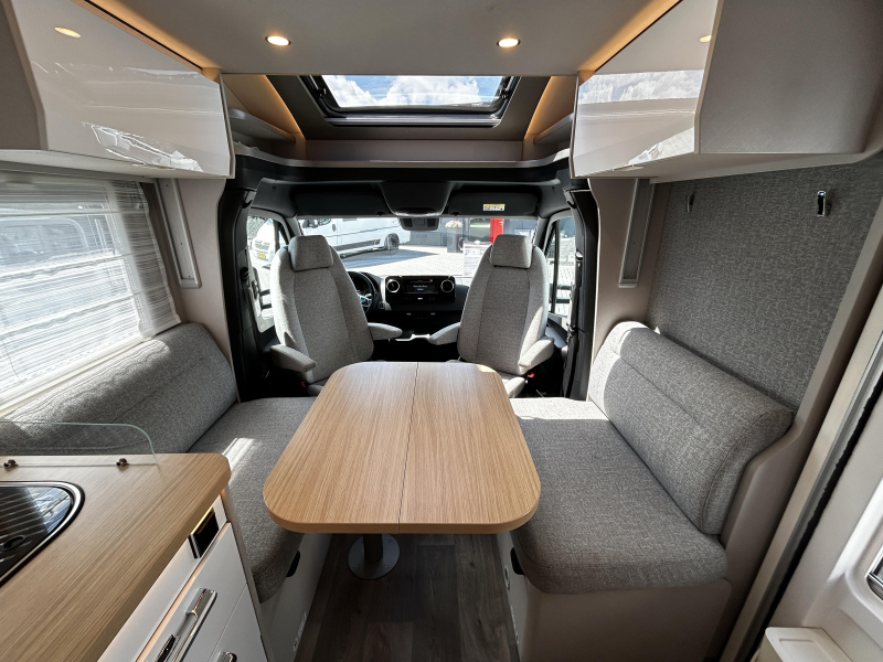 Hymer Tramp 695 S Mercedes/Queensbed/hefbed  foto: 8