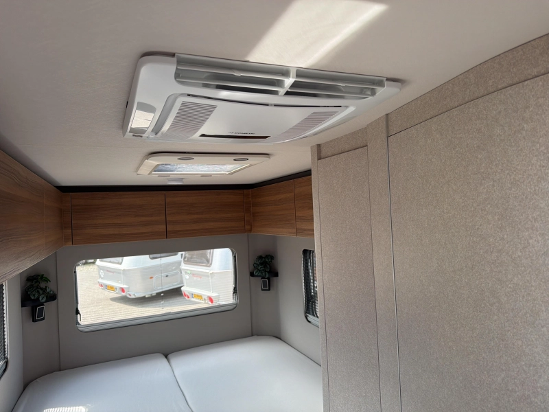 Eriba Novaline 442 Airco Mover nieuwstaat  foto: 10