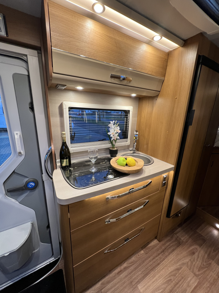 Knaus Van TI 650 MEG ENKELE BEDDEN 9-TRAPS AUTOMAAT EURO6 foto: 5