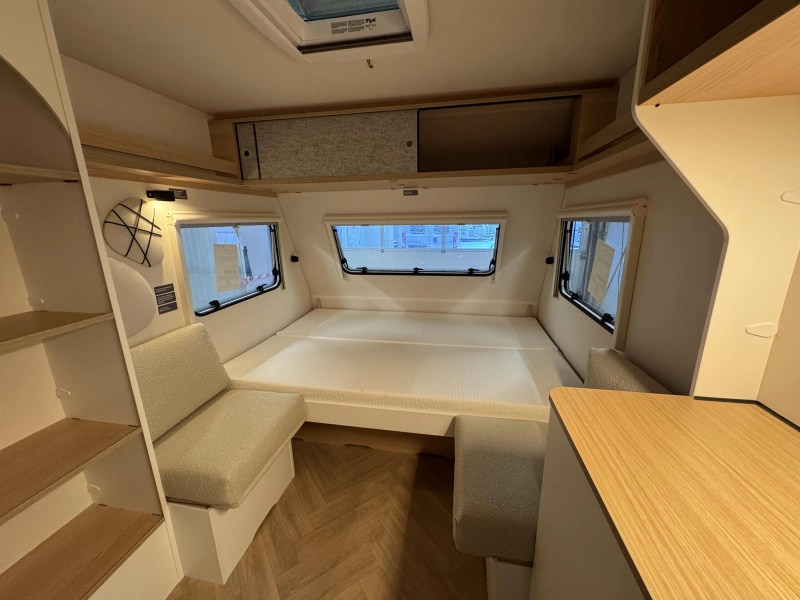 LMC E:dero 470K Ventana delantera abatible foto: 1
