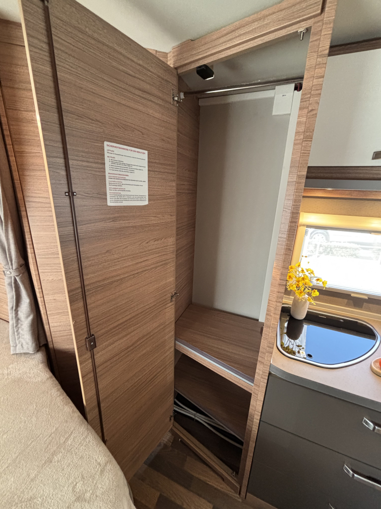Weinsberg CaraSuite 650 9-TRAPS AUTOMAAT FRANSBED + HEFBED  foto: 9