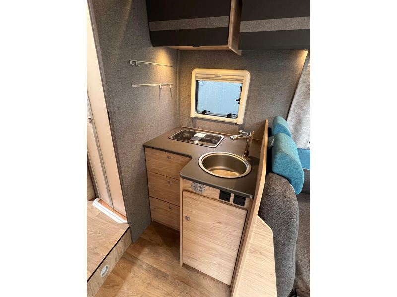 Dethleffs Just Go T 7055 EB Air conditioning, Lift bed, Bicycle rack photo: 11