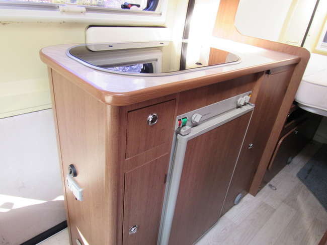 Challenger VANY 02 S Prestige Buscamper Festbett Bj12-2012 Foto: 16