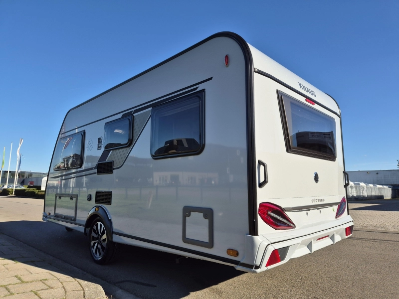 Knaus Sudwind Black Selection 450 FU foto: 2