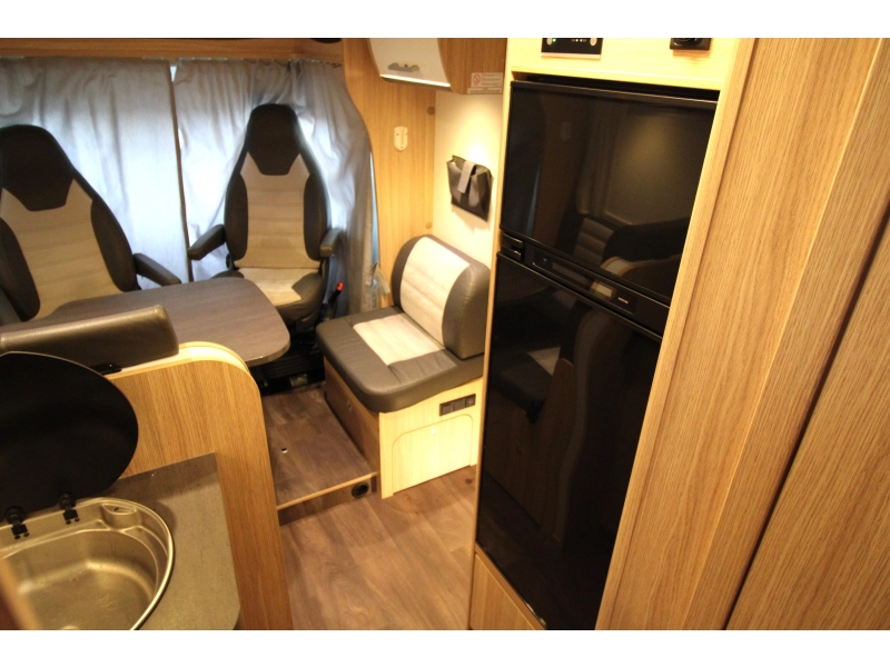 Sunlight T 68 Adventure Edition Camas individuales / Cama abatible foto: 9