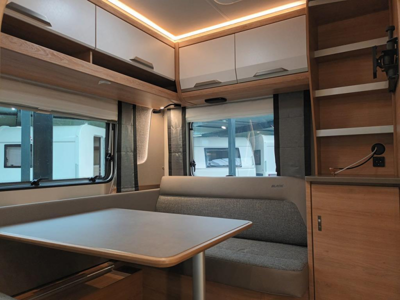 Knaus Sudwind Black Selection 460 EU photo: 1