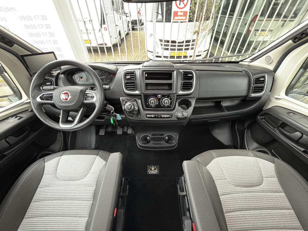 Adria Twin Supreme 640 SLB ENKELE BEDDEN FIAT 8 TREKHAAK foto: 15