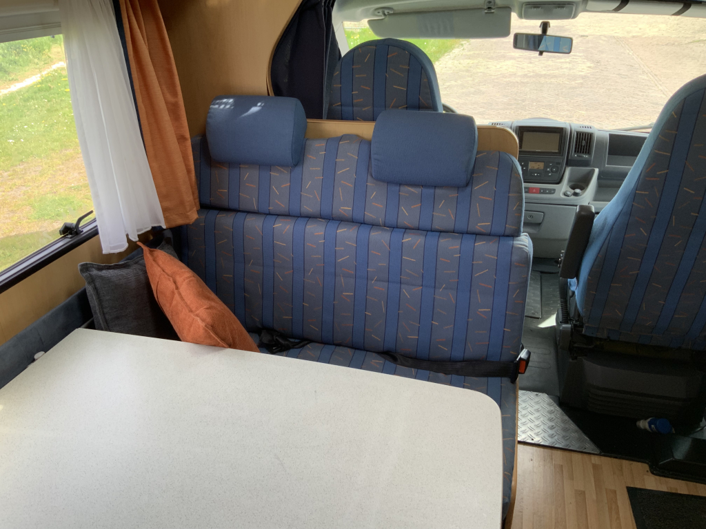 Detlheffs A 5881 Fiat 2.3 130 PS, Alkoven, Etagenbett, 5 Sitzpl&auml;tze und 6 Schlafpl&auml;tze, Hat Gebrauchsspuren, Bj. 2007 Camper Zentrum on the road Foto: 8