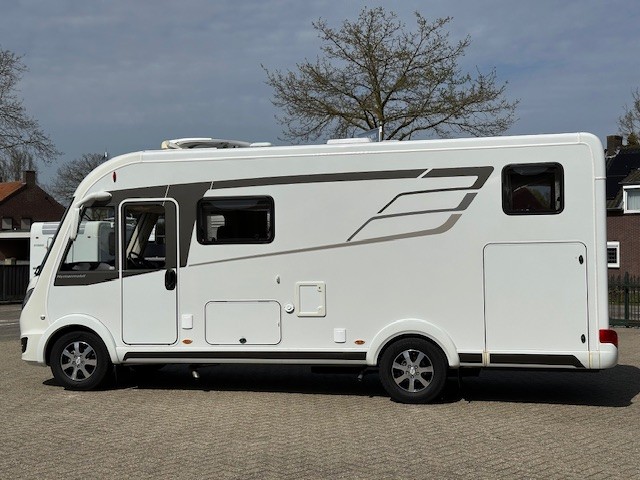 Hymer B 588 DL, nur 15249 km! Foto: 18