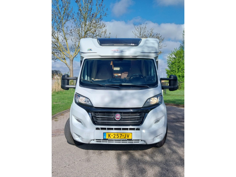 Carado T 448 met 3 grote zonnepanelen  foto: 15