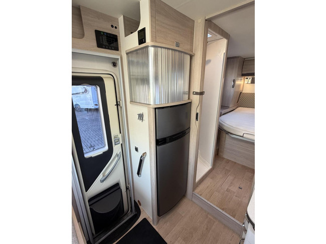 RAPIDO 686 F Euro6 Queensbed 2X Airco Zonnepaneel Luifel Fietsenrek foto: 16