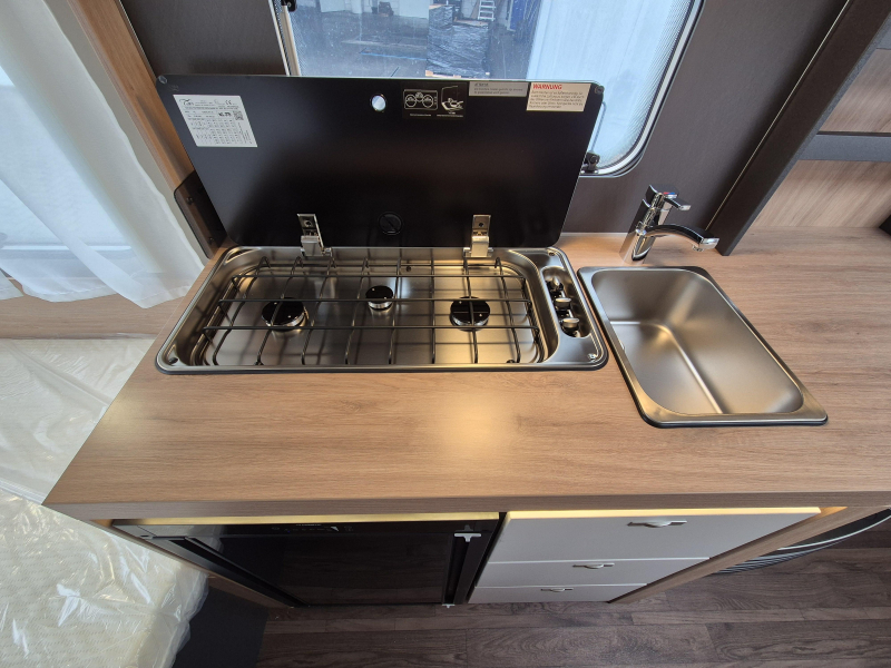 Knaus Sport 420 QD Extra grote keuken!  foto: 9