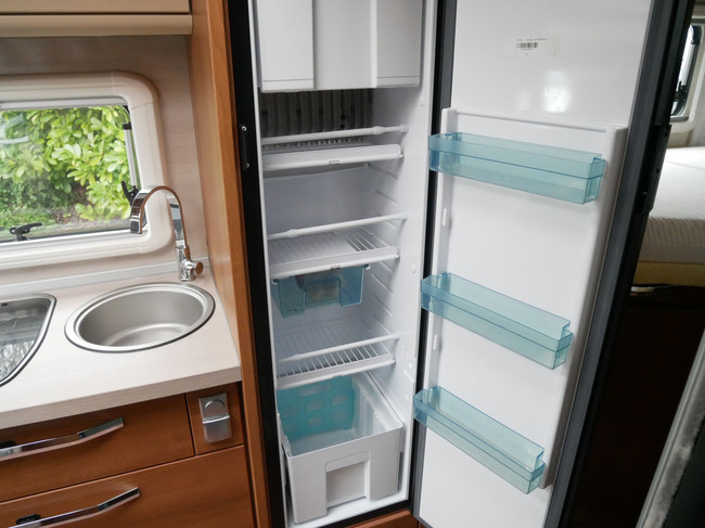 Knaus Van TI 650 MEG Platinum, Einzelbetten, Dachklimaanlage Foto: 13