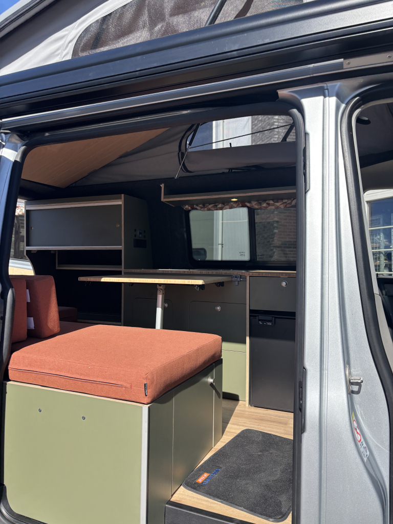 Volkswagen T6 buscamper 2020 Two-tone foto: 9