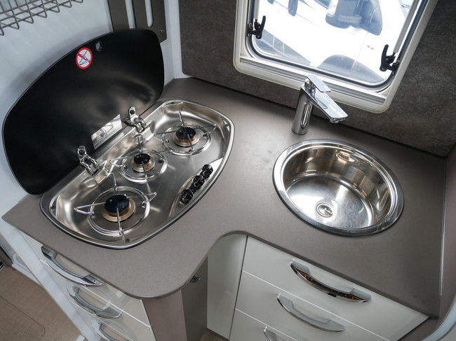 Bürstner Lyseo Privilege TD 732 Queensbed / Face to Face foto: 11