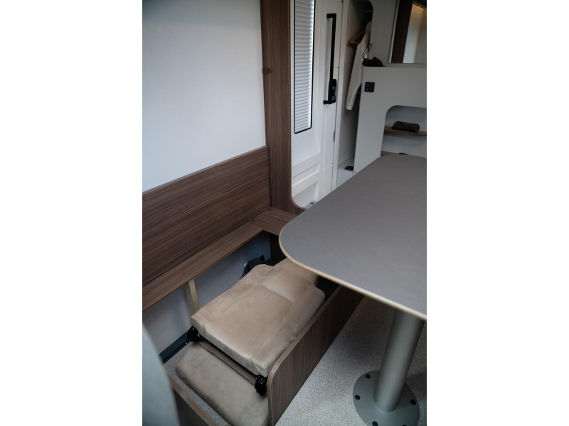 LMC Cruiser 750 EF cara a cara 2027 foto: 22