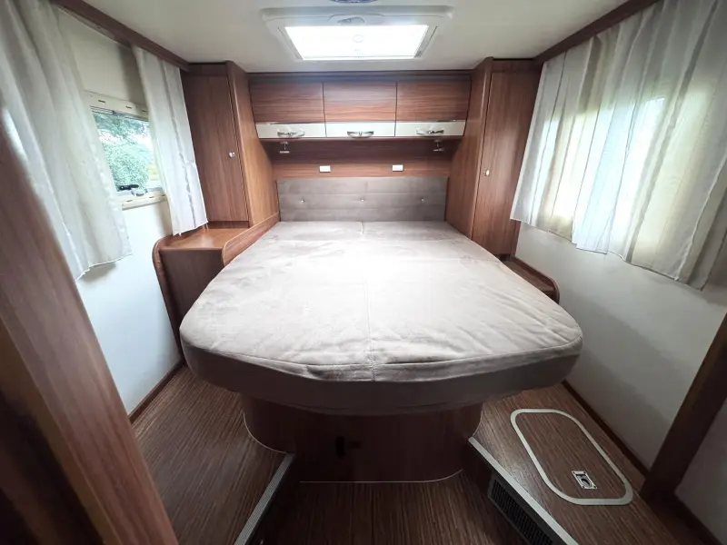 Adria Coral S 690 SC Queens-bed  foto: 16
