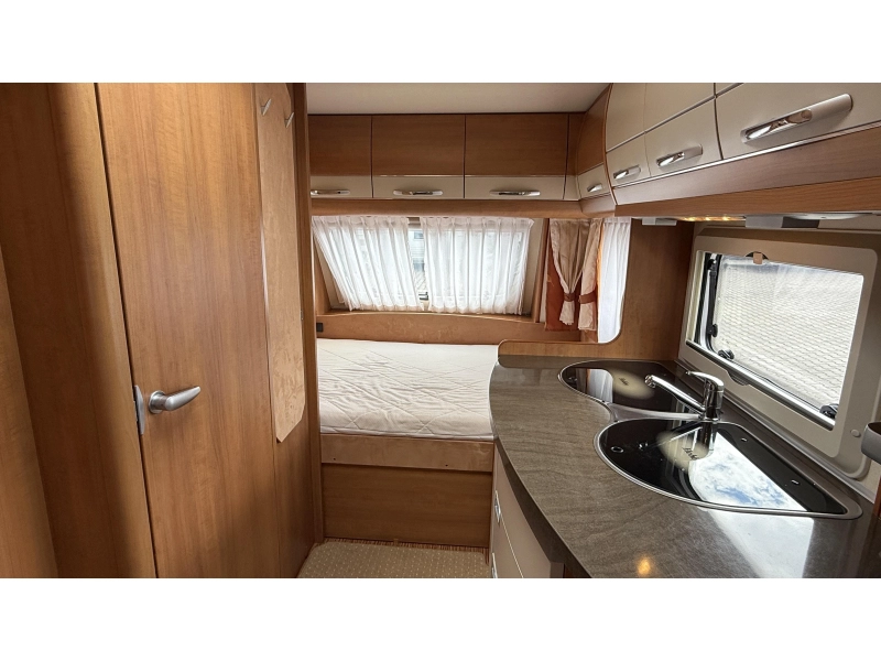 Hobby Excellent 455 UF Querbett Rundsitzgruppe Toilette Foto: 10