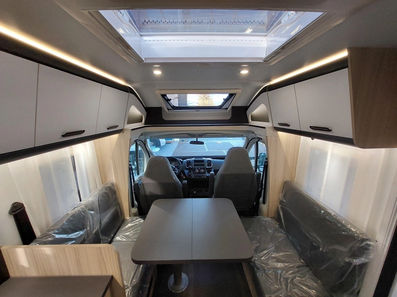 Sun Living S 72 DL Special Edition € 90.000  foto: 8