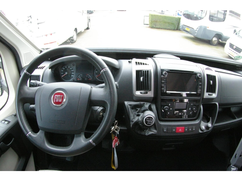 LMC Breezer 646 G Enkele bedden, XXL Garage  foto: 15