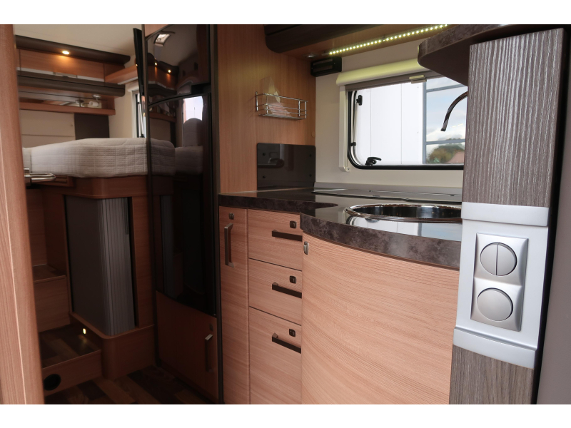 Knaus Sky Wave 700 MEG MET AUTOM. LEVELSYSTEEM  foto: 4