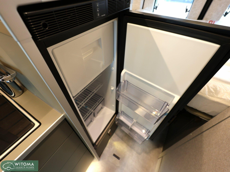 Hymer Grand Canyon S 600 4x4 Wie jarig = trakteert  foto: 18