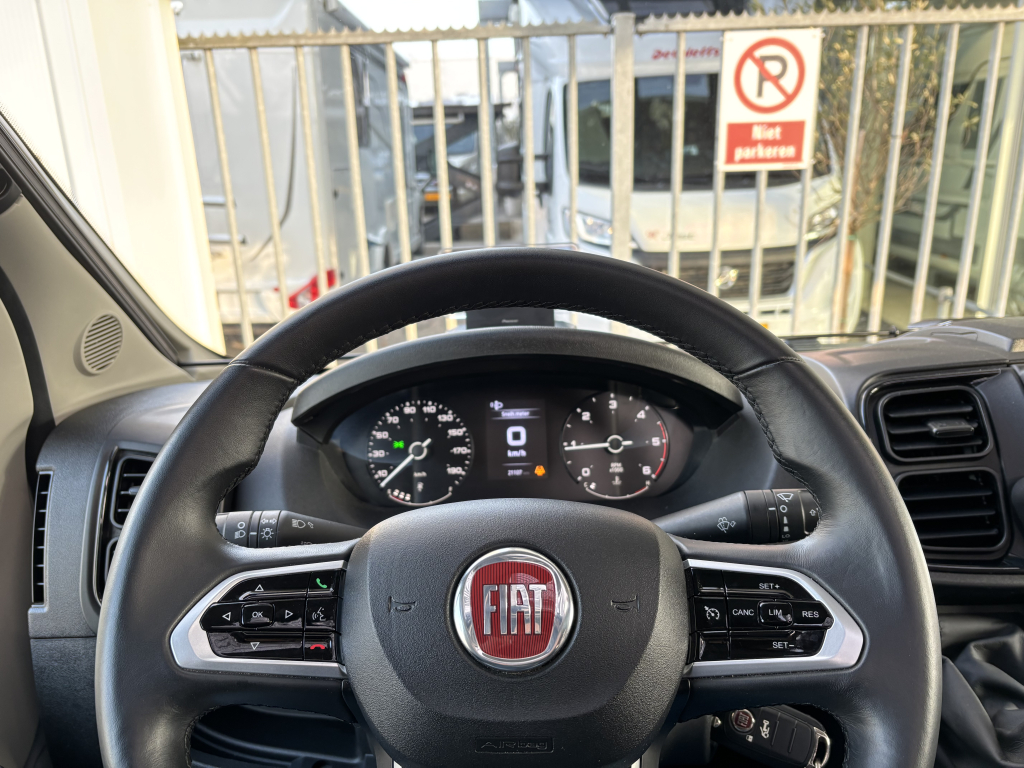 Weinsberg CaraCompact Pepper 600 MEG ENKELE BEDDEN FIAT 8  foto: 13